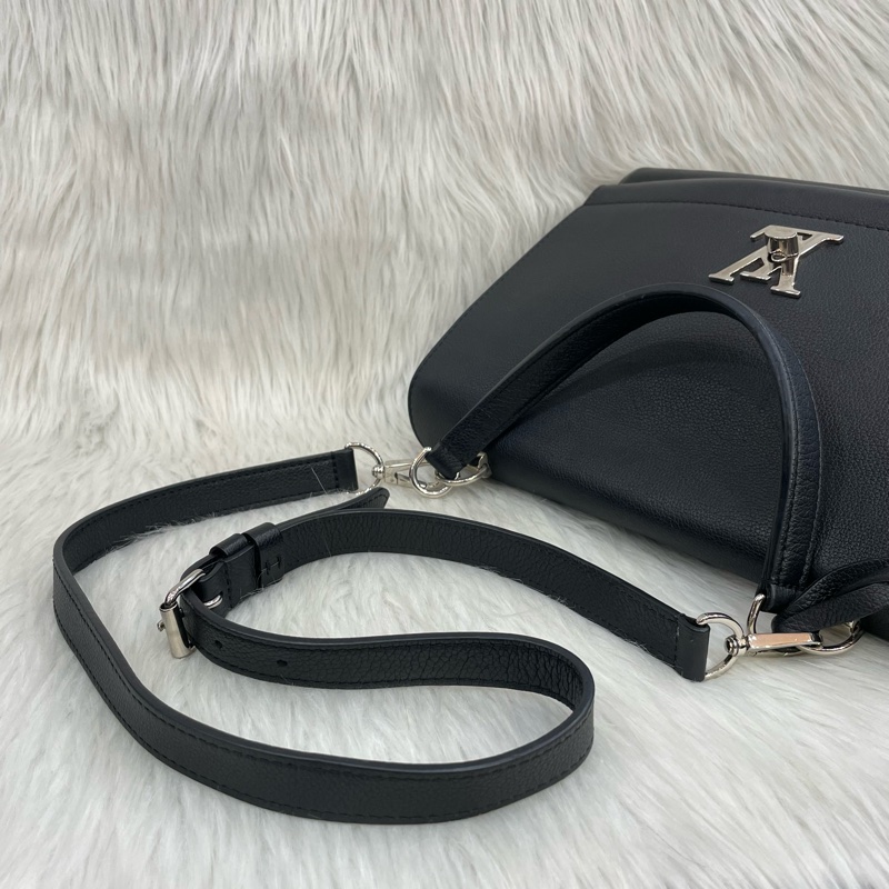Louis Vuitton M50250黑牛皮銀轉扣Lockme II兩用包-9