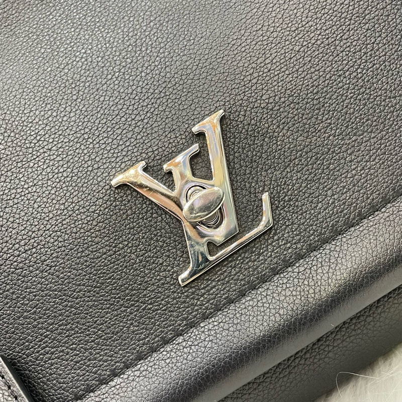 Louis Vuitton M50250黑牛皮銀轉扣Lockme II兩用包-15