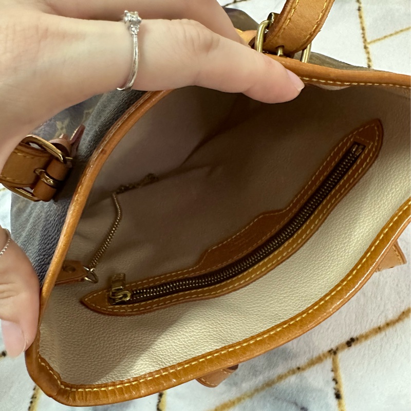 LOUIS VUITTON 水桶包 Bucket PM M42238-37