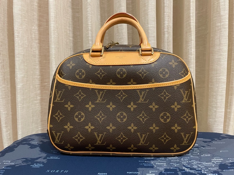 Louis Vuitton M42228 小珍包 晚宴包 手拿包 時尚 貴婦 精品-0