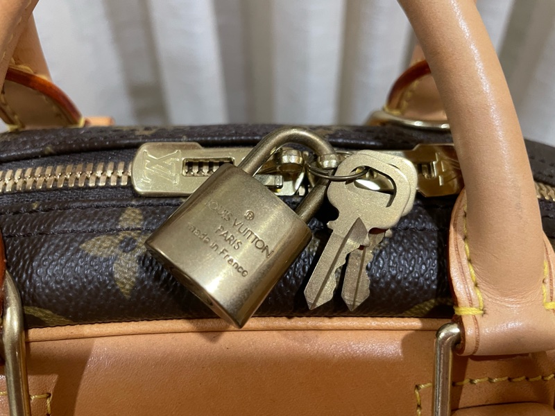 Louis Vuitton M42228 小珍包 晚宴包 手拿包 時尚 貴婦 精品-3