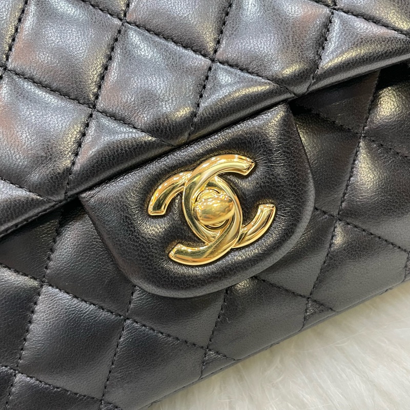 Chanel A01112黑羊皮金釦Coco 25口蓋包Classic Flap-11