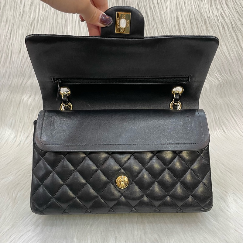 Chanel A01112黑羊皮金釦Coco 25口蓋包Classic Flap-12