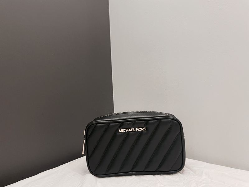 MK 小羊皮腰包-5