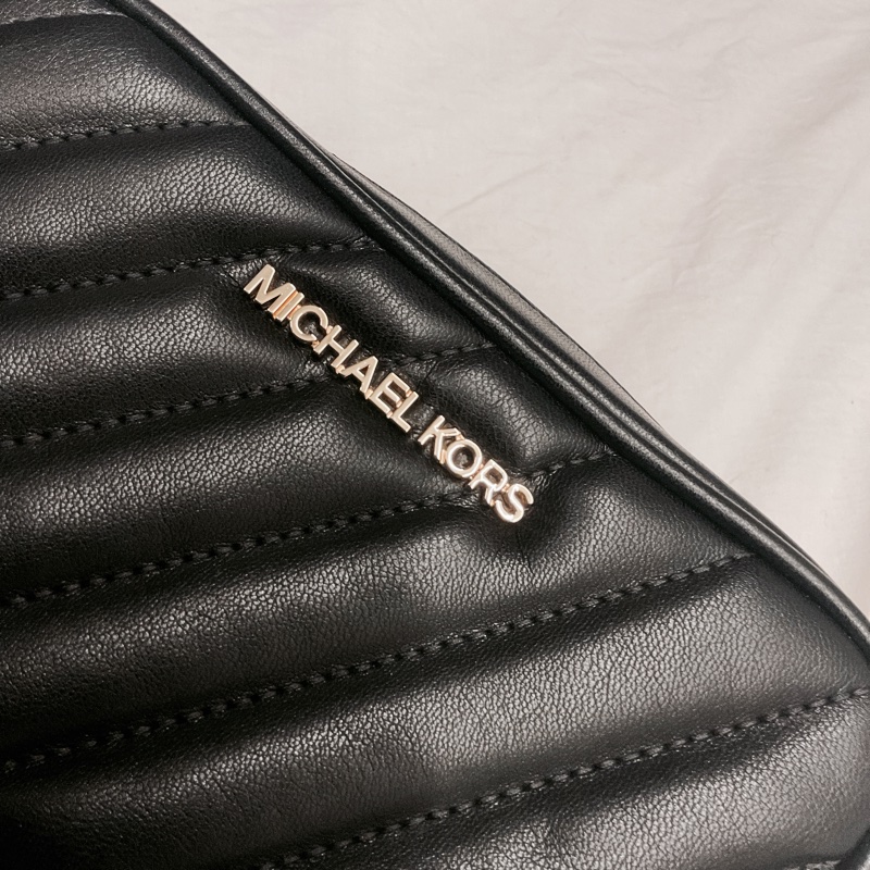 MK 小羊皮腰包-18