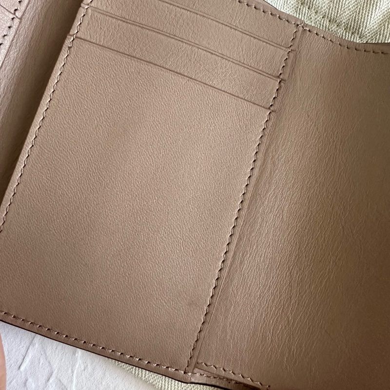 Loewe 三折短夾 Anagram 沙色-3