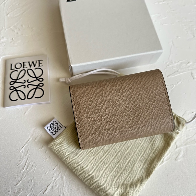 Loewe 三折短夾 Anagram 沙色-6