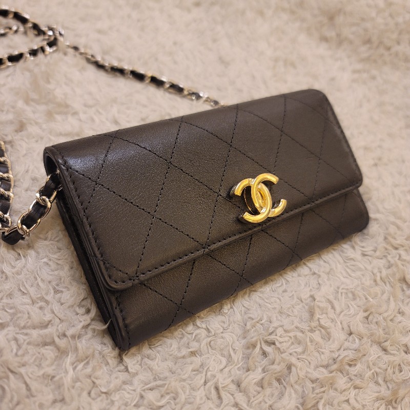 CHANEL 香奈兒 旋轉扣牛皮黑銀長夾-3