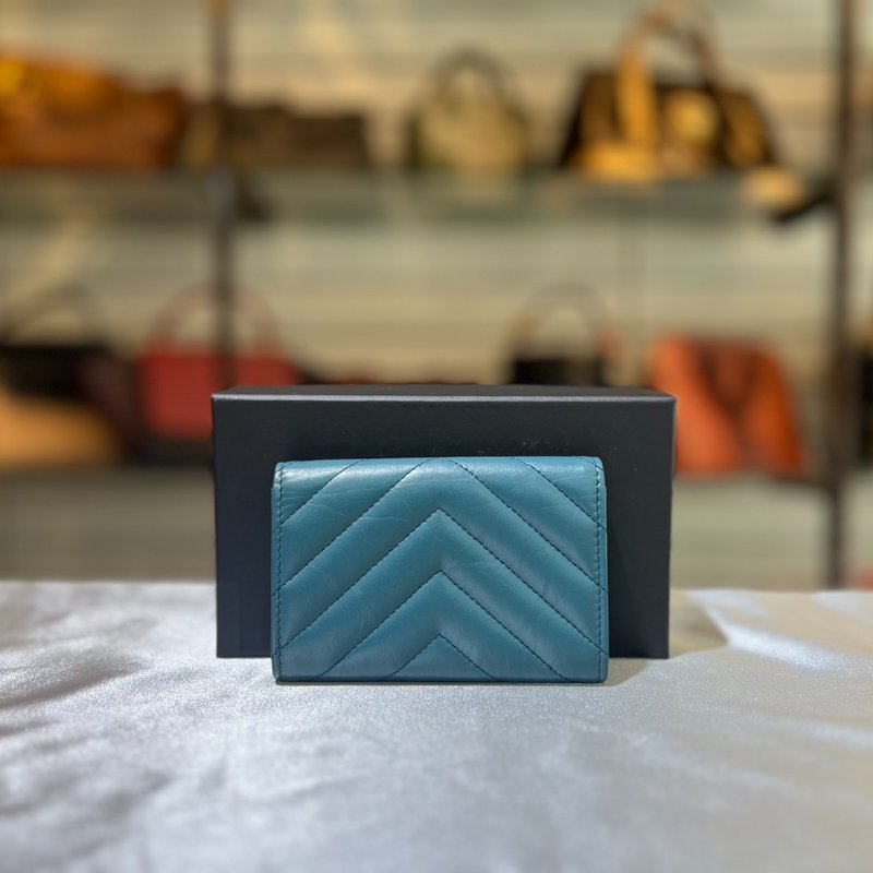 [舊愛新歡] CHANEL湖水藍2.55山型紋羊皮翻扣零錢卡包-1