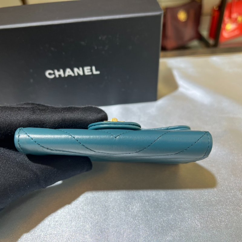 [舊愛新歡] CHANEL湖水藍2.55山型紋羊皮翻扣零錢卡包-2