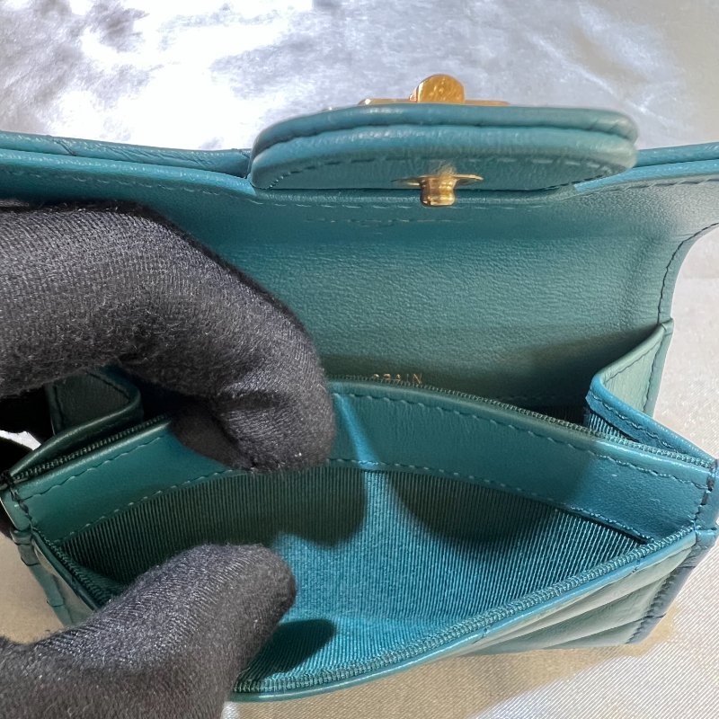 [舊愛新歡] CHANEL湖水藍2.55山型紋羊皮翻扣零錢卡包-5