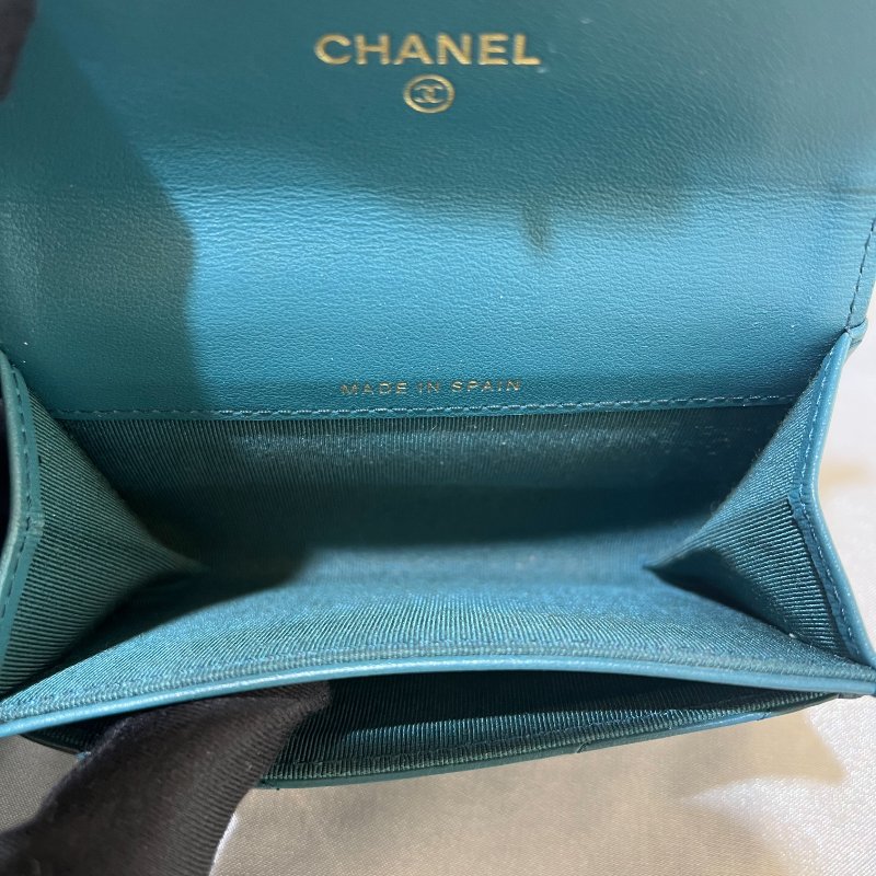[舊愛新歡] CHANEL湖水藍2.55山型紋羊皮翻扣零錢卡包-6