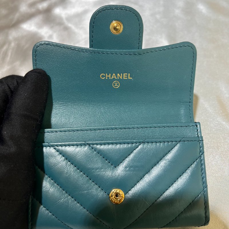 [舊愛新歡] CHANEL湖水藍2.55山型紋羊皮翻扣零錢卡包-8