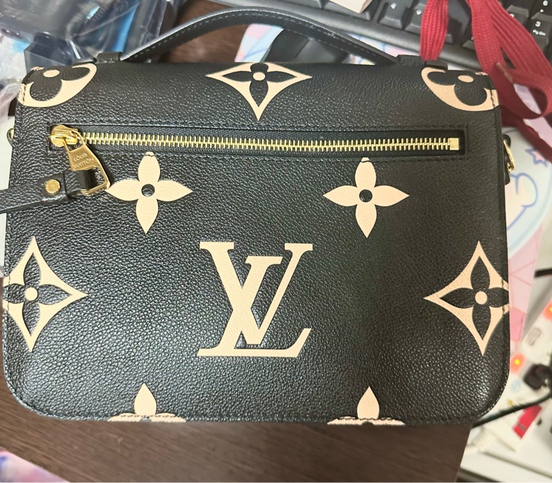 Louis Vuitton 🇫🇷 Pochette Métis 黑米老花郵差包-1