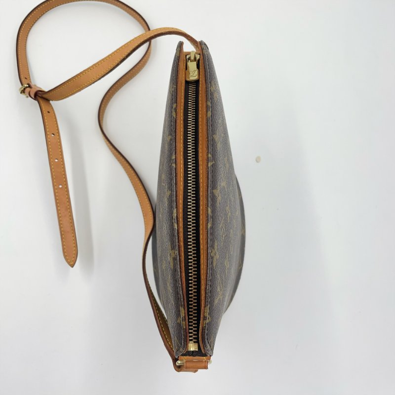 LV老花斜背包 (Drouot)-3