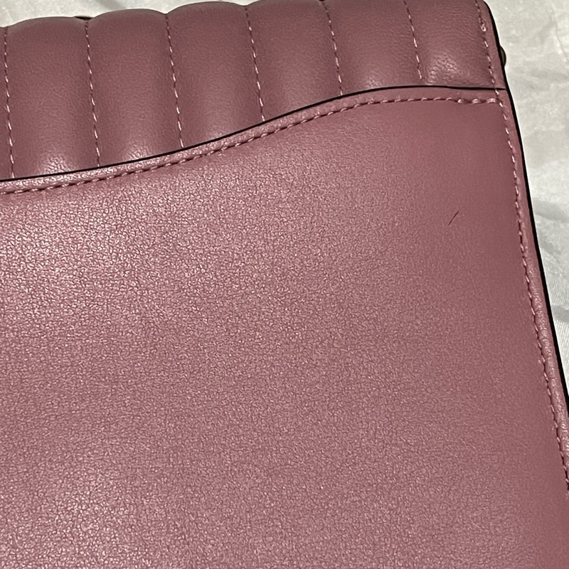 Coach金釦枚粉肩背包-28