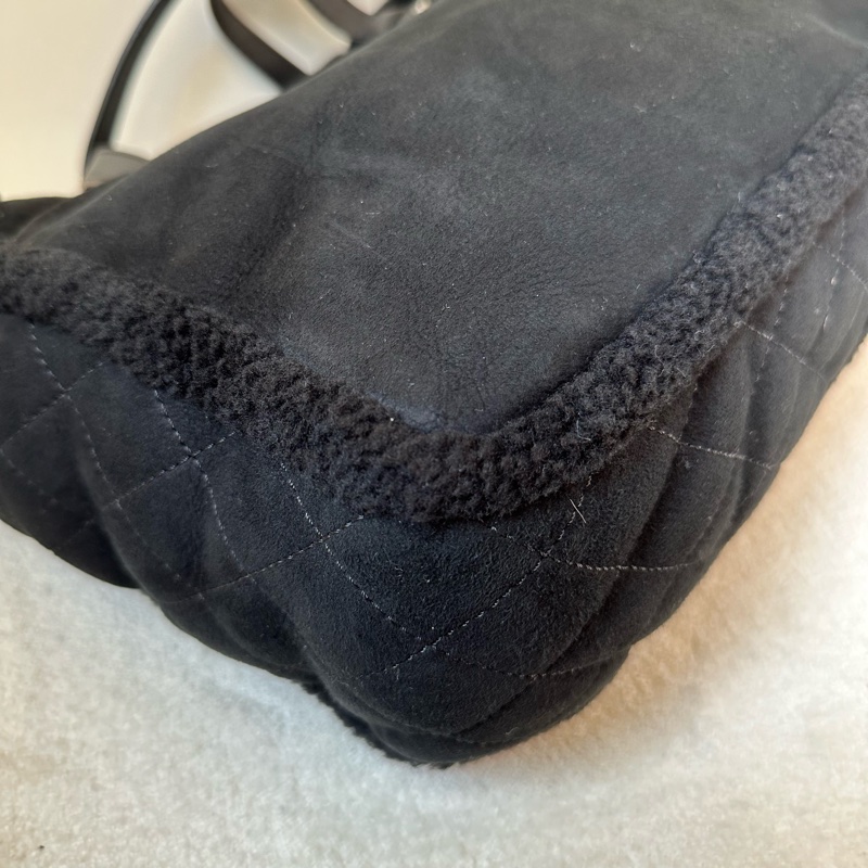 Chanel 書包扣麂皮毛絨托特包-4