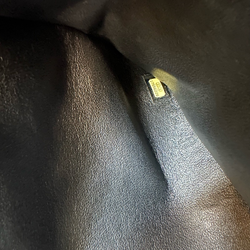 Chanel 書包扣麂皮毛絨托特包-7