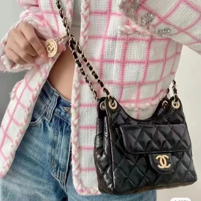 【台灣現貨】CHANEL Hobo 中號經典雙C LOGO牛皮金練斜背包/流浪包(黑/金) 天貓精靈 嬉皮包-4