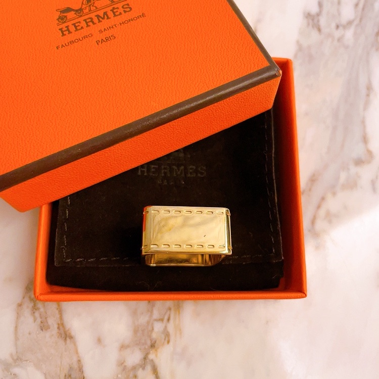近新正品✨HERMES 愛馬仕經典品牌馬車LOGO方形絲巾釦環(金）-2