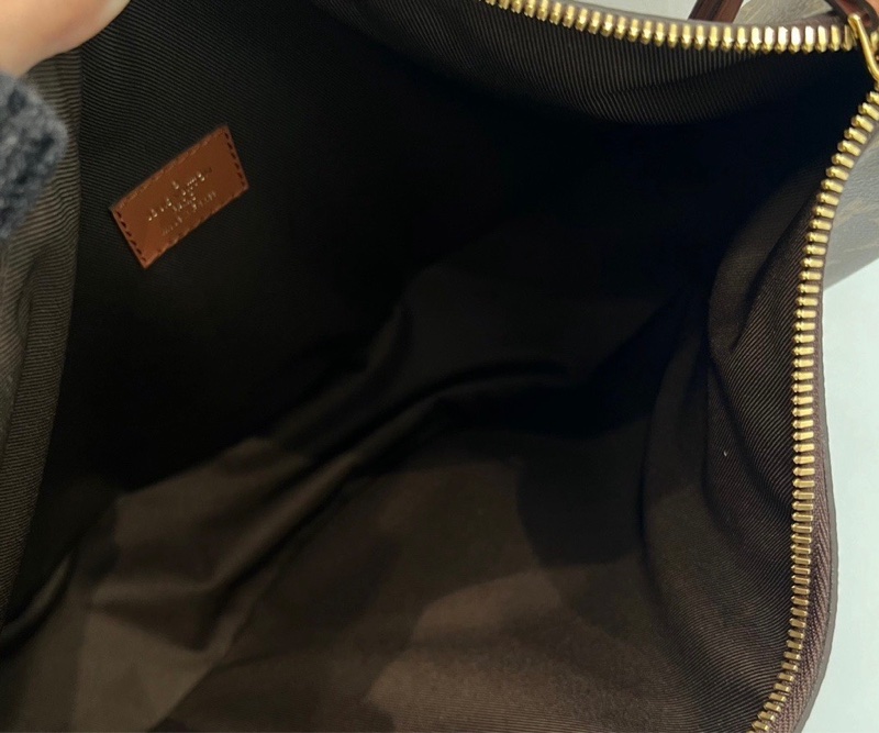 LV路易威登 LOOP HOBO經典 老花腋下包 法棍包 半月包 單肩包-5