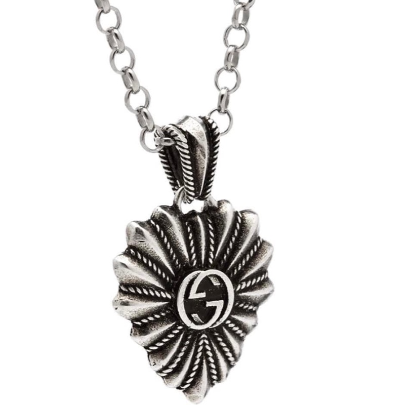 Gucci heart 經典雙G愛心雕花項鍊-3