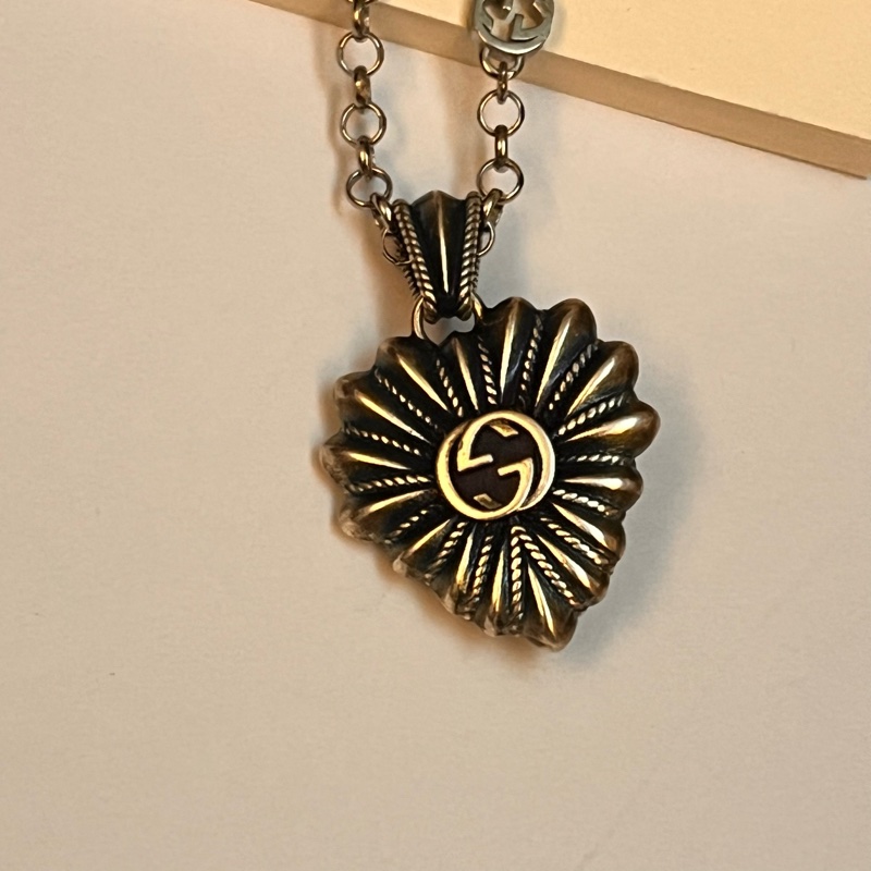 Gucci heart 經典雙G愛心雕花項鍊-13