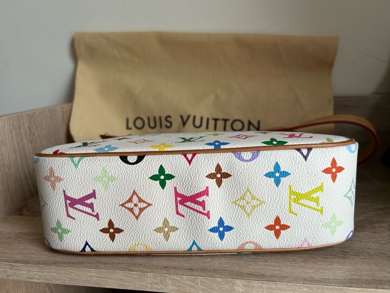 LV白彩側背包/肩背包《一件不留，缺現金大出清》-12