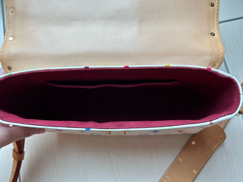 LV白彩側背包/肩背包《一件不留，缺現金大出清》-13