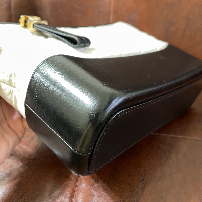 CHANEL 香奈兒 黑白熊貓色 流浪包-18