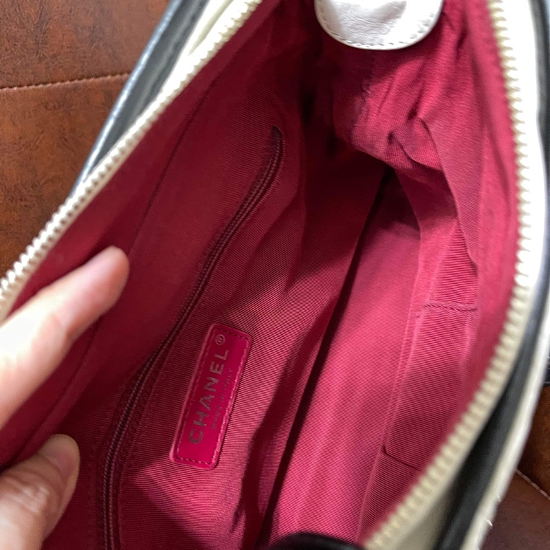 CHANEL 香奈兒 黑白熊貓色 流浪包-11