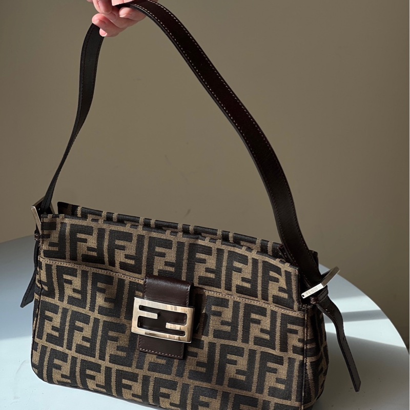 Fendi 老花肩背包-1
