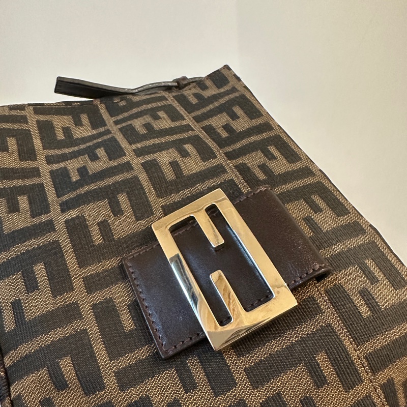 Fendi 老花肩背包-8
