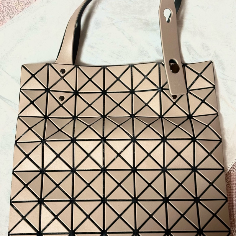 Bao Bao Issey Miyake🇯🇵深米色皮質菱格S托特包（7*7）-3
