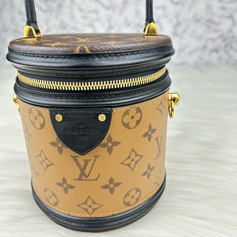 LV  M43986  Cannes 雙色老花手提斜背圓筒包/發財桶  ⭕️目前櫃上售價$92000元  超值優惠-10