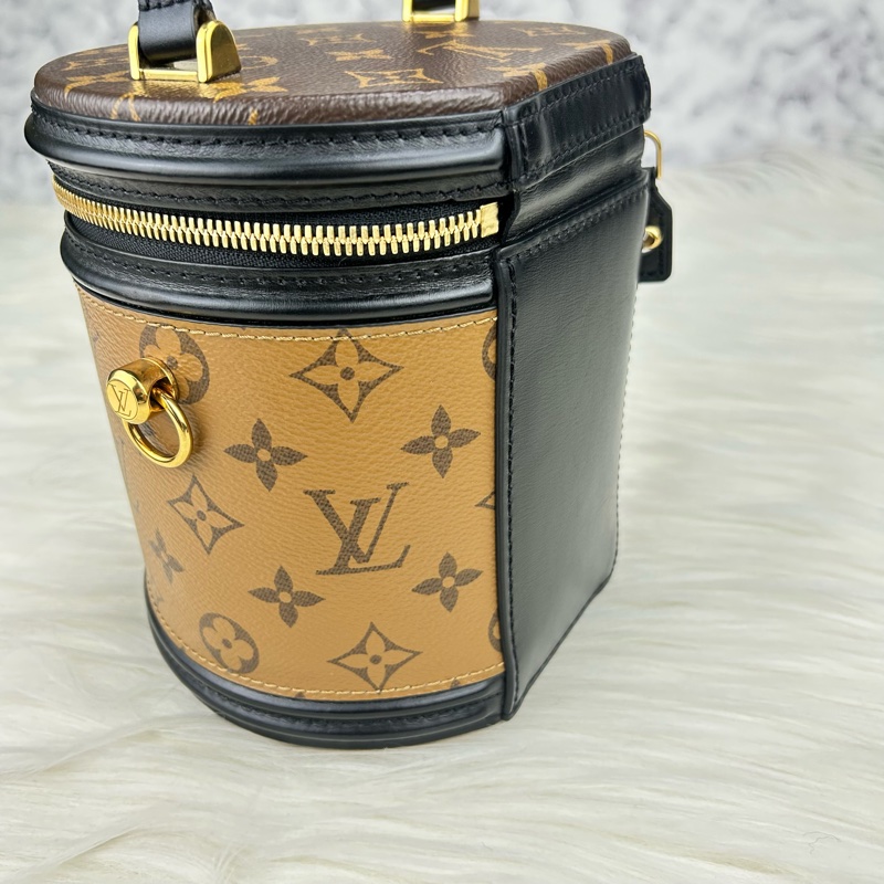 LV  M43986  Cannes 雙色老花手提斜背圓筒包/發財桶  ⭕️目前櫃上售價$92000元  超值優惠-11