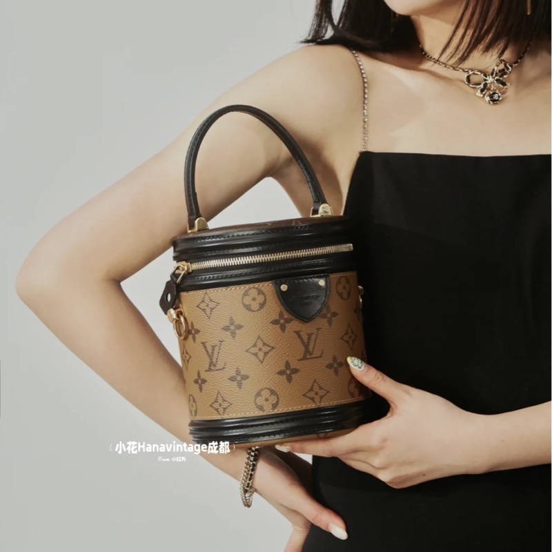 LV  M43986  Cannes 雙色老花手提斜背圓筒包/發財桶  ⭕️目前櫃上售價$92000元  超值優惠-27