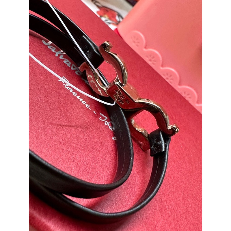 全新菲拉格慕 Salvatore Ferragamo 手環手鍊黑色真皮銀扣-1