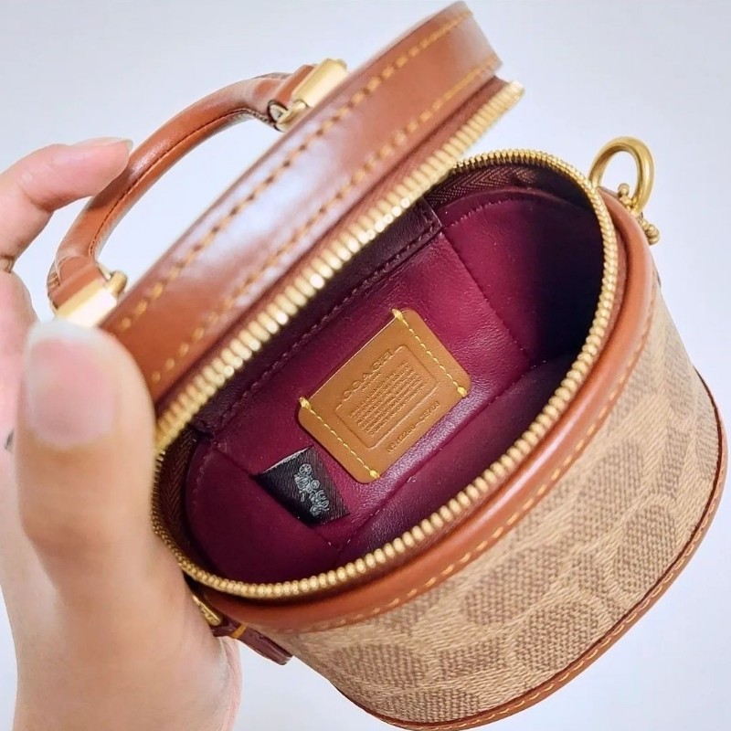 coach 小廢包 小盒子 化妝盒 盒子包 經典 老花 包包 精品 專櫃 正品 側背 肩背 斜揹-3