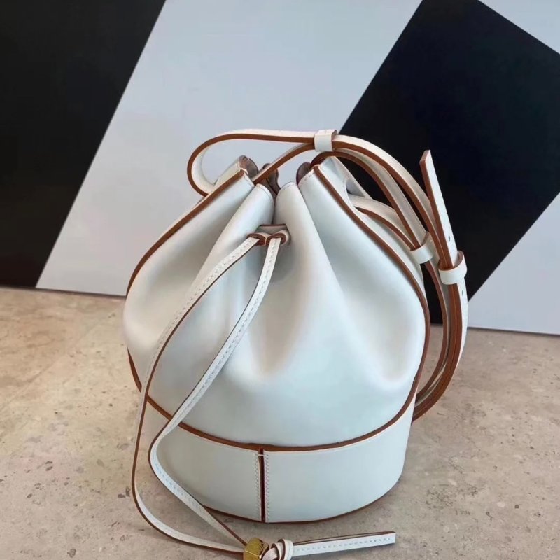 Loewe Mini 迷你納帕 Nappa 小牛皮氣球包 白色-2