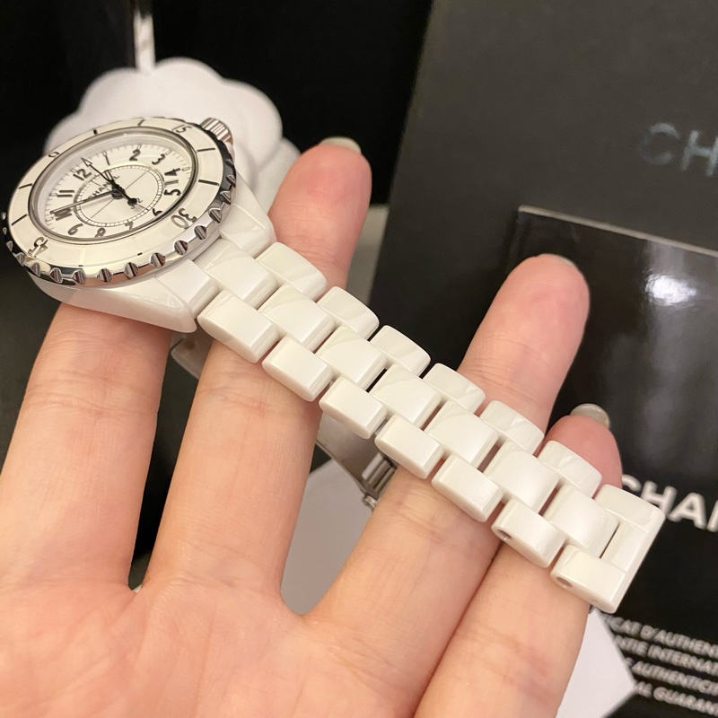 保證專櫃真品 附購證、保固❤️8成新 33mm 白色 Chanel 香奈兒 J12 陶瓷錶-10