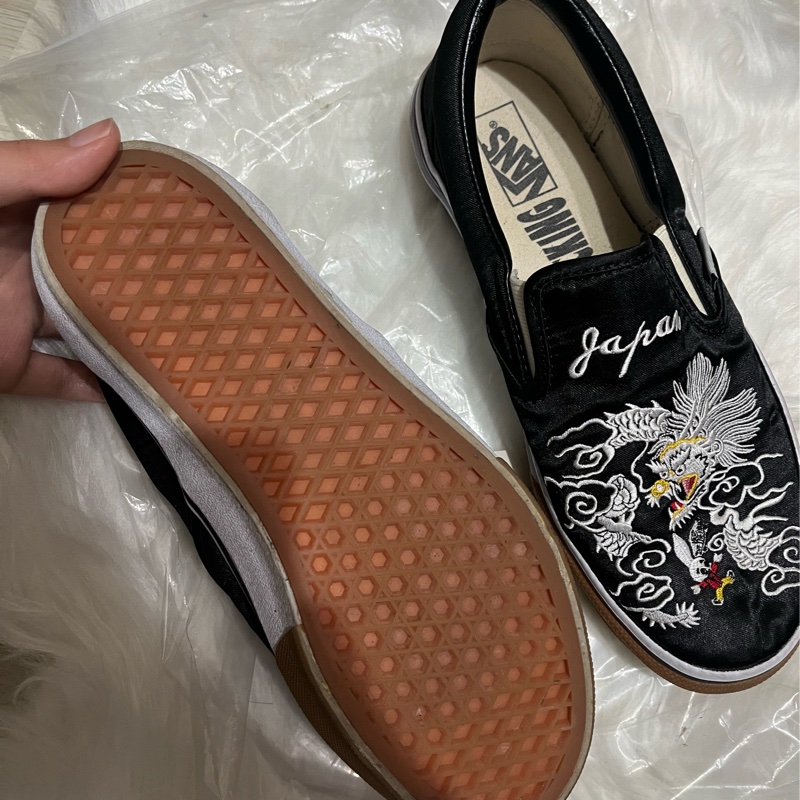 CHIEF’ VANS 日版 SLIP-ON 黑色 緞面 橫須賀 蛟龍/猛虎 刺繡 聯名限量 日本限定-1