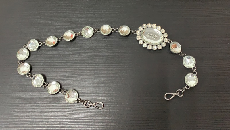 粉色旋風~Miu Miu 經典水晶背帶皺摺皮包-1