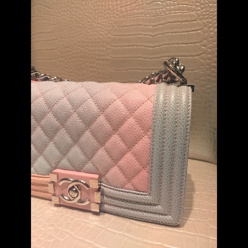 Chanel 限量版粉彩荔枝皮Boy包 （20cm）-10