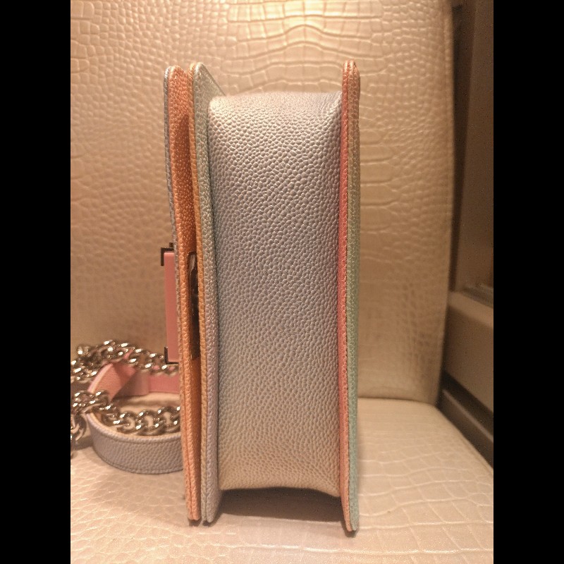 Chanel 限量版粉彩荔枝皮Boy包 （20cm）-12