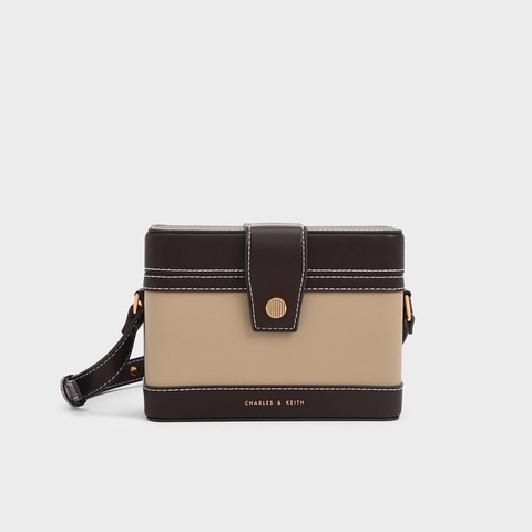 CHARLES&KEITH-Bronte 斜背小方包-柔沙色/斜背包/全新