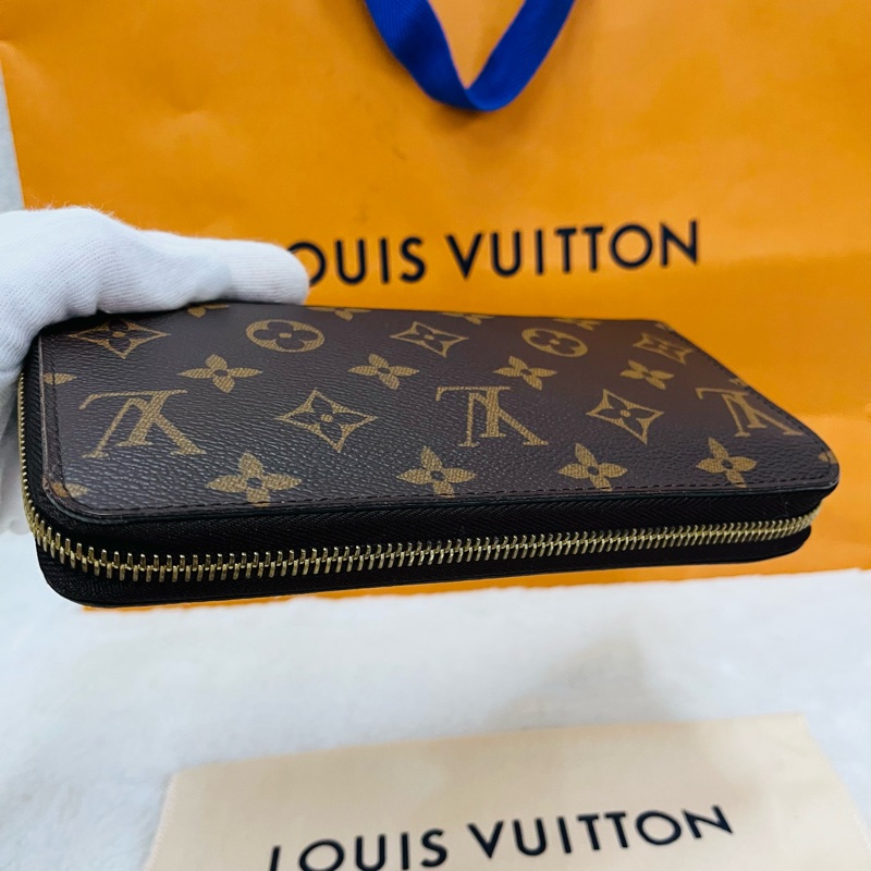 LV 經典花紋拉鍊長夾-4