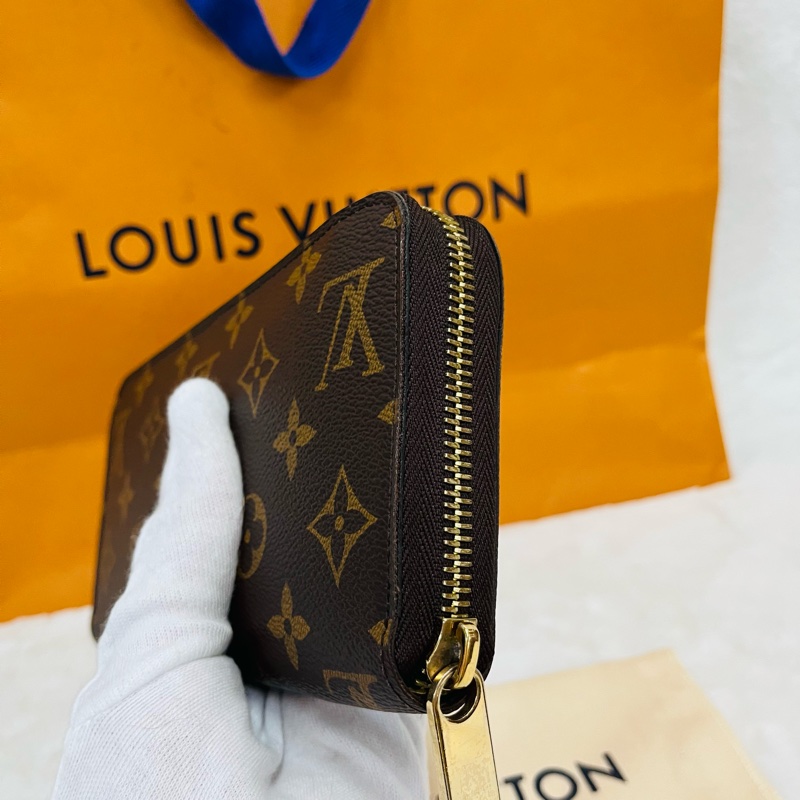 LV 經典花紋拉鍊長夾-7