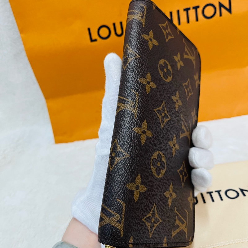 LV 經典花紋拉鍊長夾-11