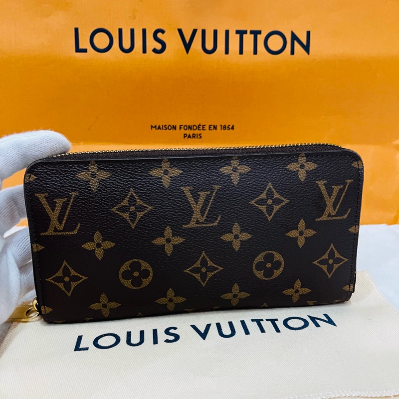 LV 經典花紋拉鍊長夾-20